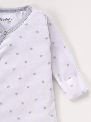 Full sleeve grey star pattern in white sleeping gown for baby
