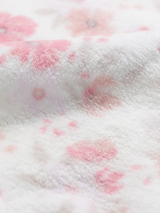 Full sleeve pink flower pattern in white winter wear sleepsuit for baby boys & girls