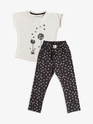 Half sleeve white graphic pattern in black & white t-shirt with leggings for baby girls - Kidulan